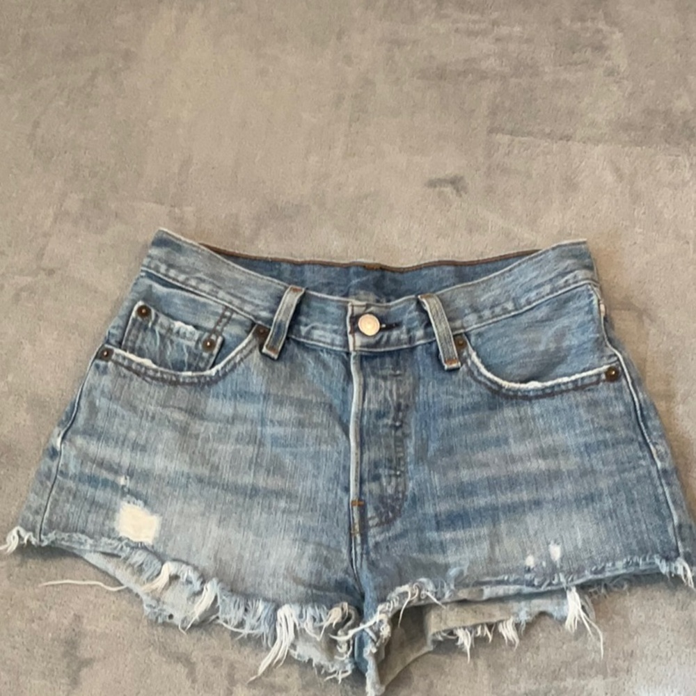 Levi's Distressed Denim Shorts - Light Blue
